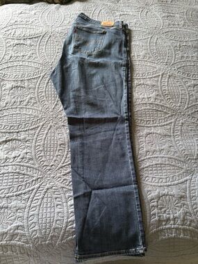 Levi's 724 High Rise Straight Leg Jeans in Medium Blue